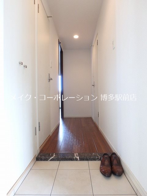 玄関　※白い床の場合もあります