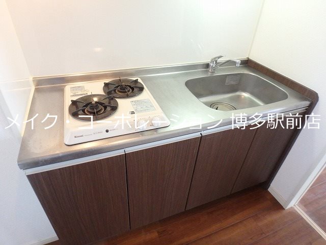 キッチン　※白い床の場合もあります