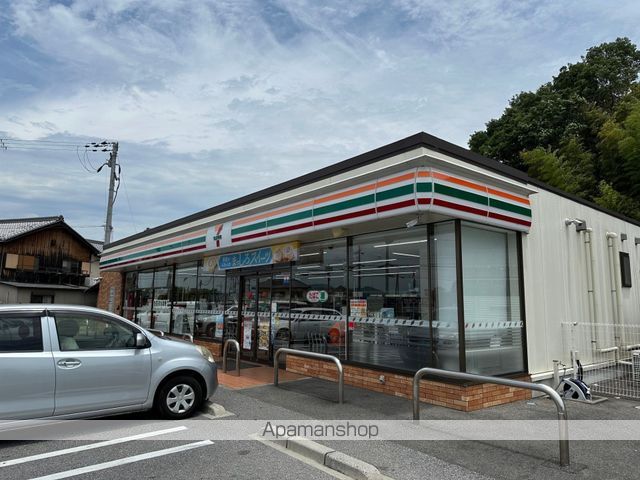 コンビニ　セブンイレブン（コンビニ）まで759m