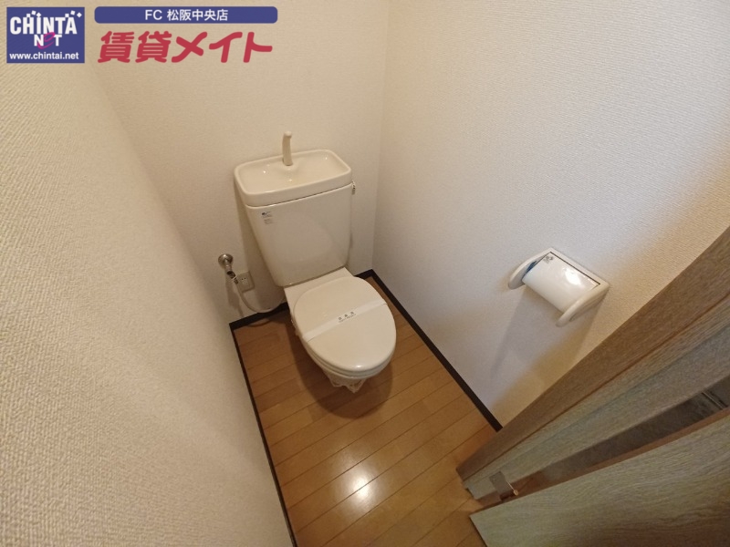 トイレ　同型参考写真