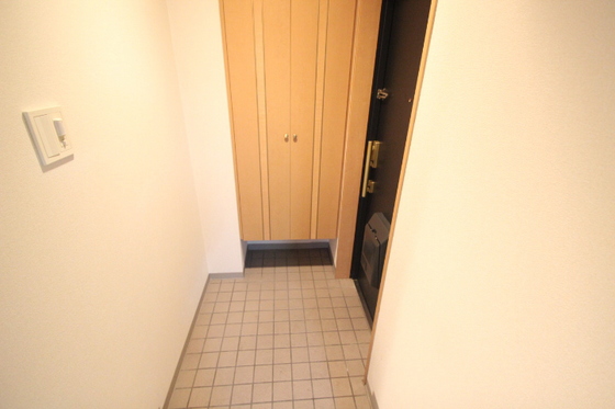 玄関　※別部屋の写真です