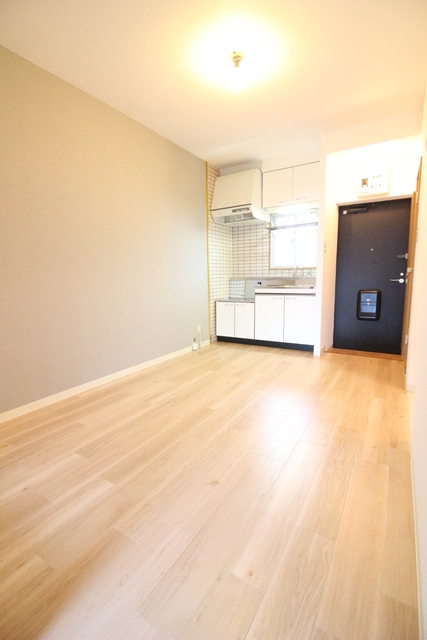 居室・リビング　こちらの居間で趣味の時間をお楽しみください