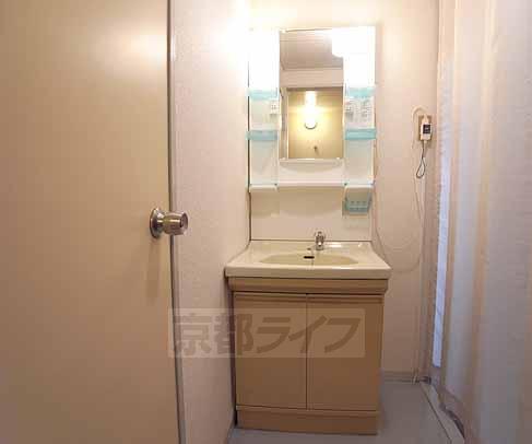 洗面設備　独立洗面台です。