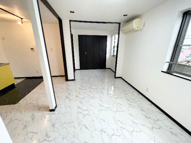 居室・リビング　※室内写真は別室サンプル写真。