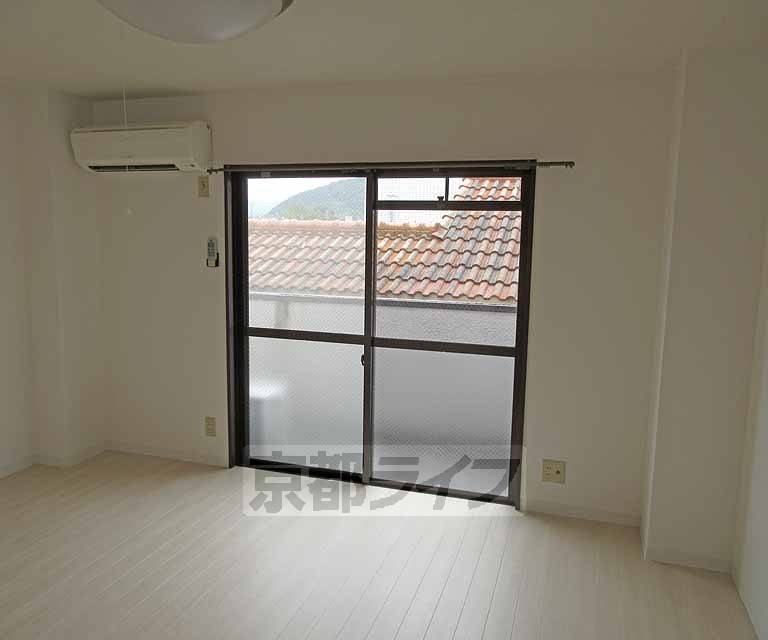 居室・リビング　明るいキレイな物件ですよ