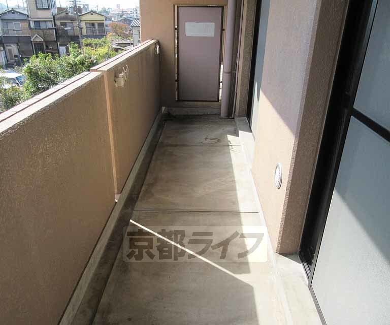 バルコニー　充分な広さのバルコニーです