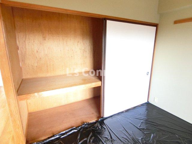 収納　１間半の押入付き。