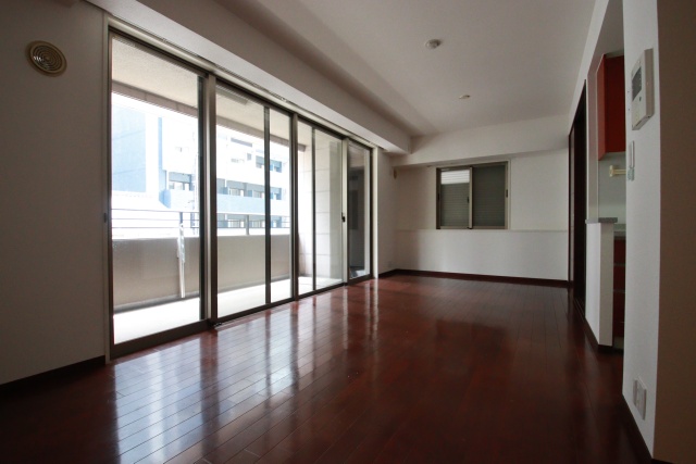 居室・リビング　※別号室の参考写真、現況優先です※