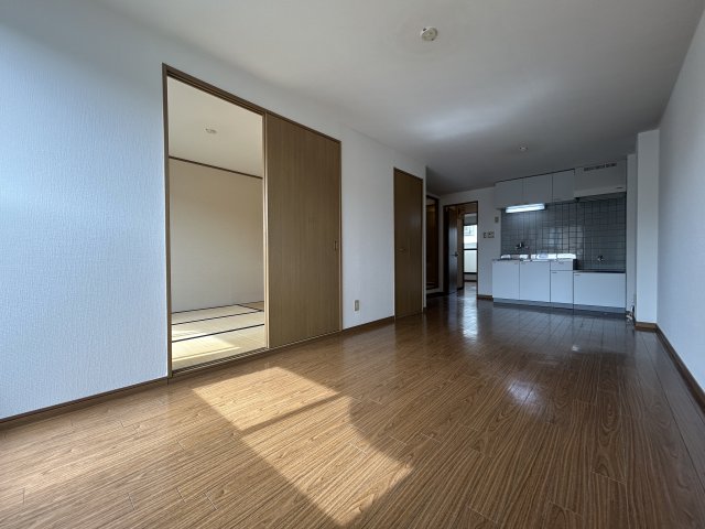 居室・リビング　※写真は他号室です