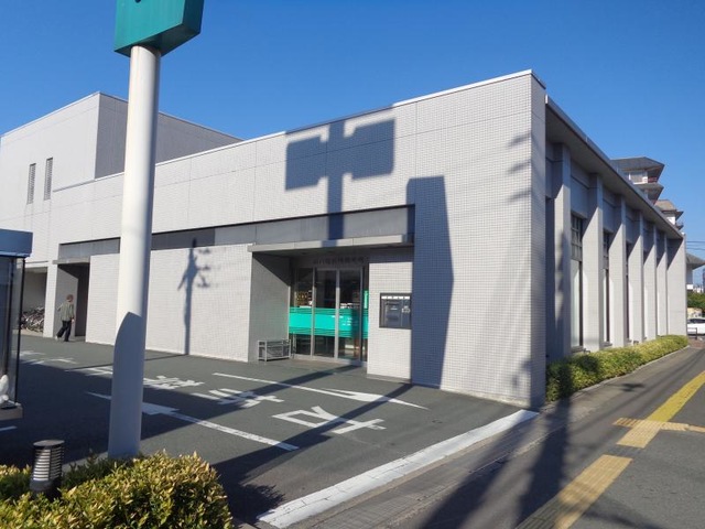 銀行　山口銀行湯田支店（銀行）まで445m