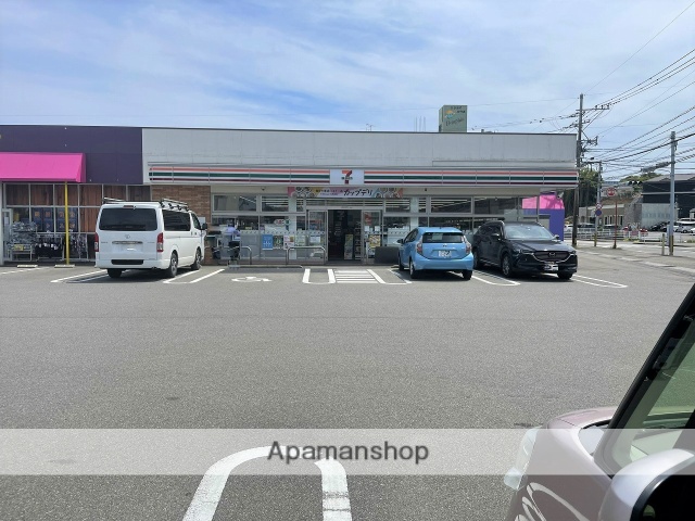 コンビニ　セブンイレブン（コンビニ）まで2408m