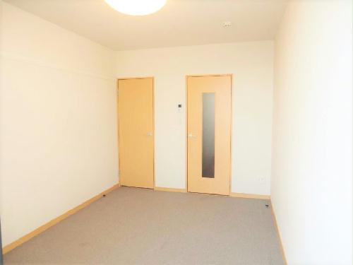 居室・リビング　同タイプ物件の為、形状や間取寸法、色調等が実際とは異なります