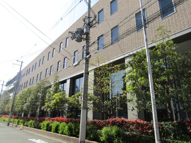 大学・短大　大阪芸術大学付属大阪美術専門学校（大学・短大）まで191m