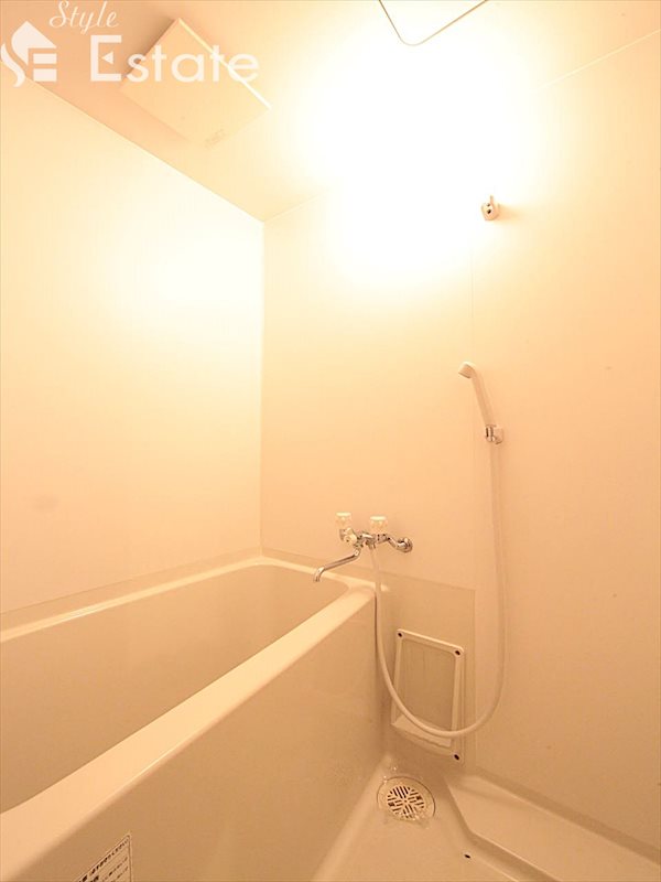 バス・シャワールーム　バスルーム