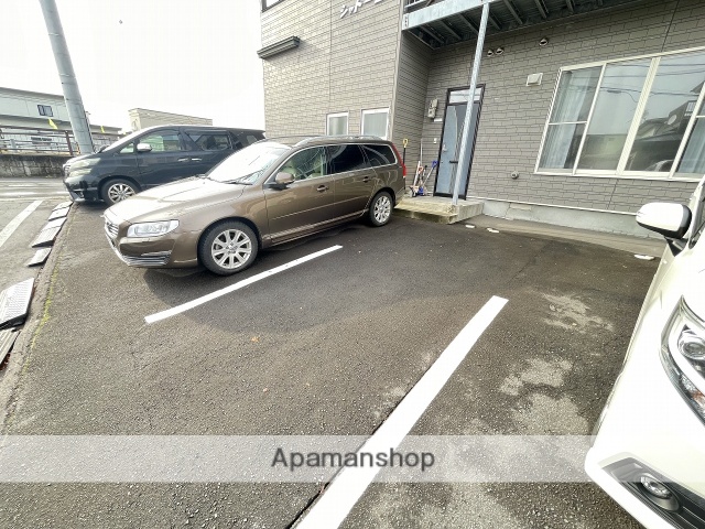 駐車場　エントランス
