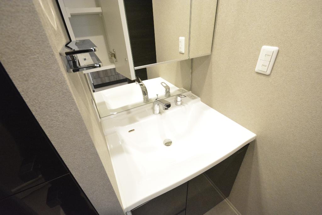 洗面設備　洗髪洗面化粧台
