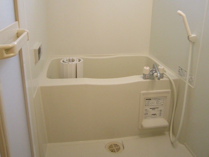 バス・シャワールーム　追焚機能付きの経済的なお風呂