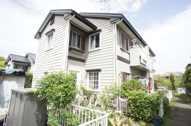 建物外観　駐車場１台付きです♪