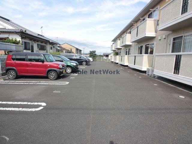 駐車場　駐車場