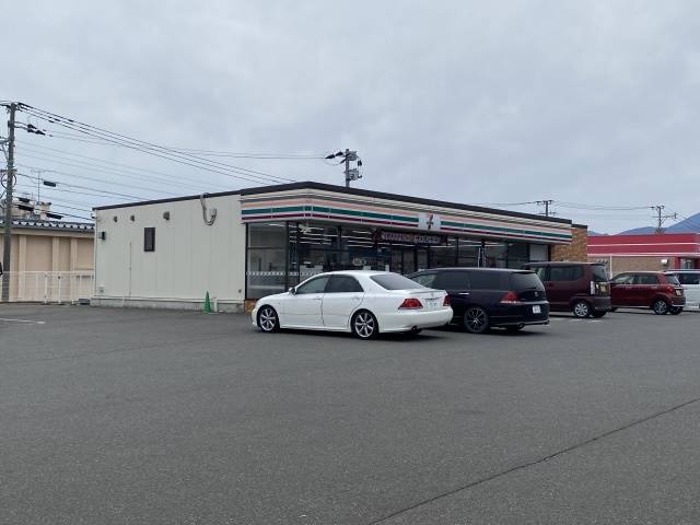 コンビニ　セブン－イレブン　唐津田中店（コンビニ）まで700m