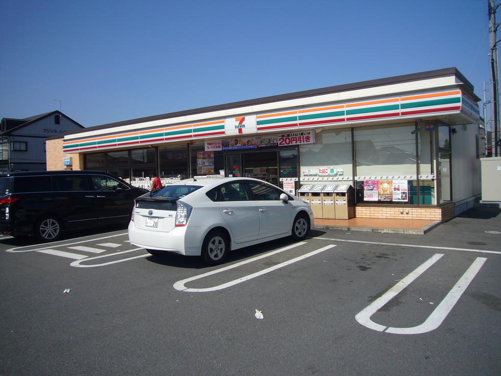 コンビニ　セブンイレブン壬生あけぼの町店（コンビニ）まで841m