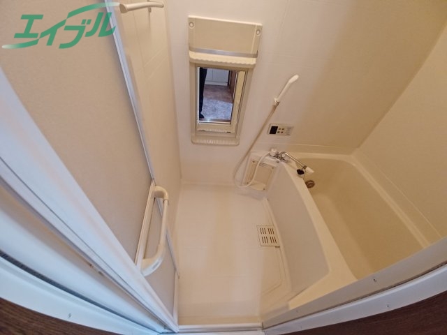 バス・シャワールーム　同型部屋写真です。