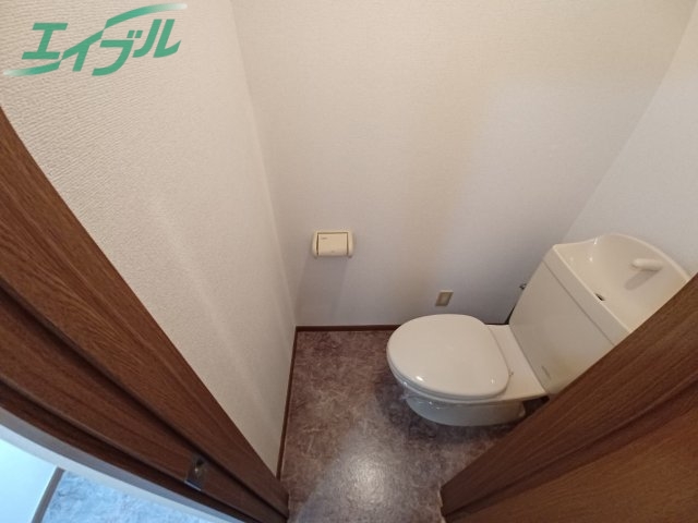 トイレ　同型部屋写真です。