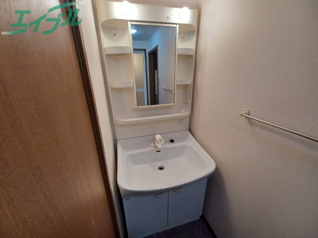 洗面設備　同型部屋写真です。