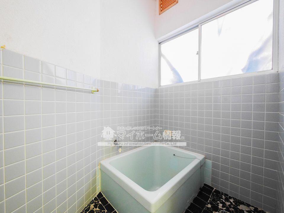 バス・シャワールーム　窓があるだけでお風呂のカビ掃除がラクラク！