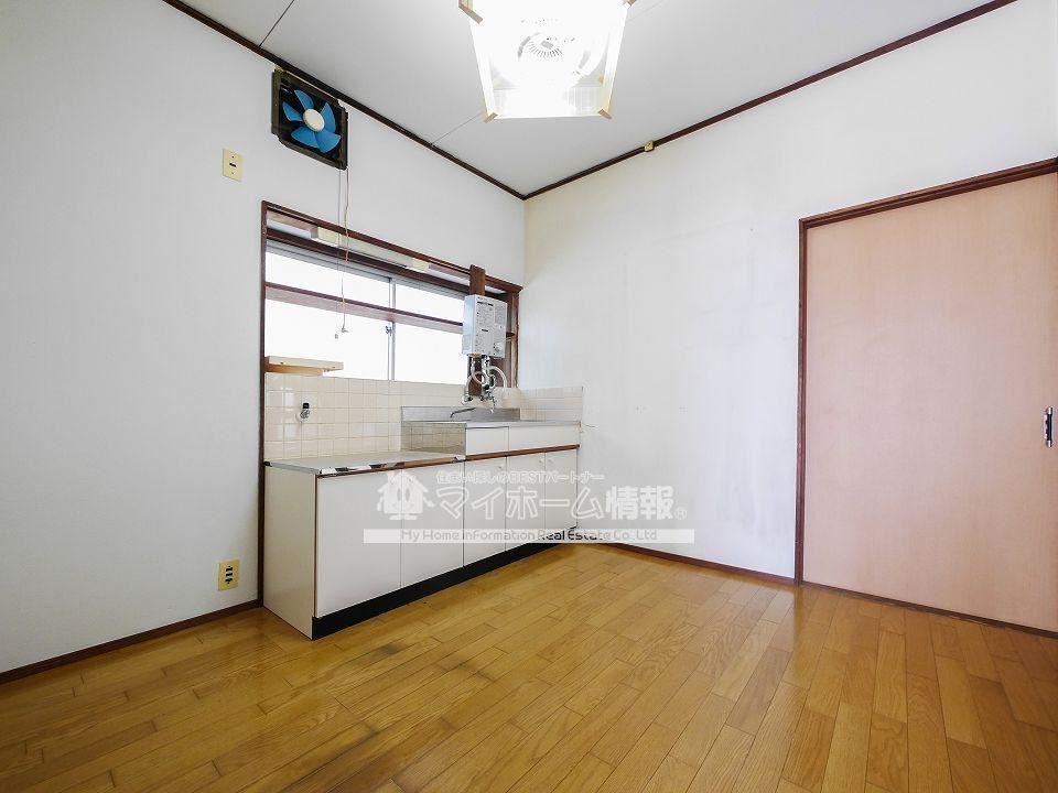 洗面設備　調理スペースが広くて便利！