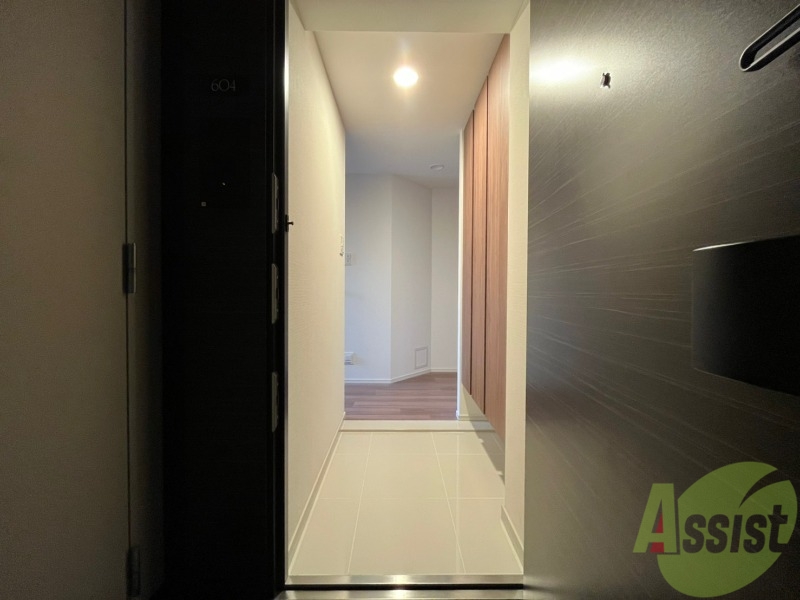 玄関　玄関の様子です。明るい印象ですね。気分もあがりそう。