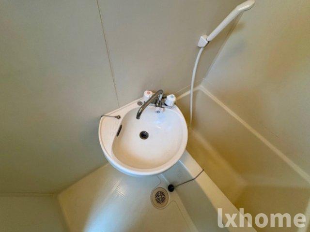 洗面設備　脱衣スペースもあります