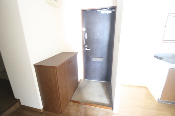 玄関　※別部屋の写真です