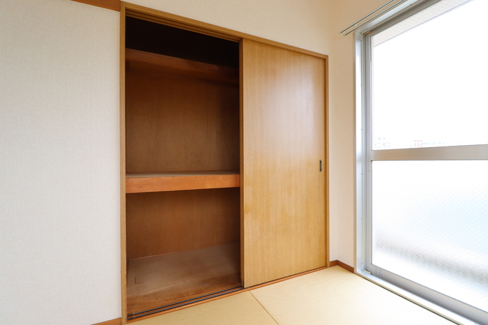 収納　押入