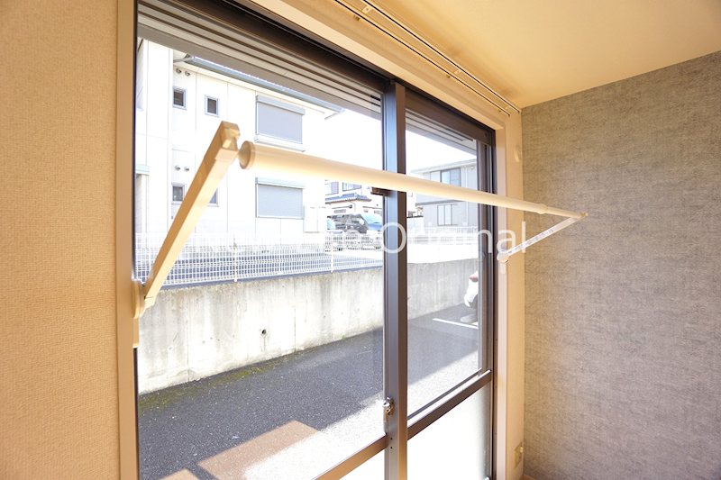 その他設備　室内でも洗濯物が干せます