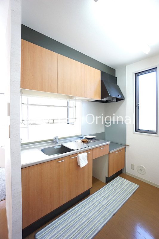 キッチン　対面キッチンのあるリビングで、会話が弾みそうです♪