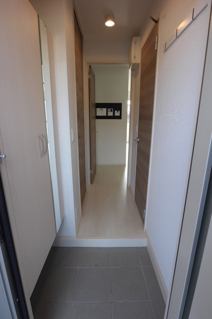 玄関　１０２　玄関