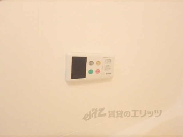 その他設備　給湯器リモコン