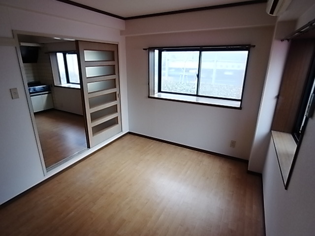 居室・リビング　広々洋室