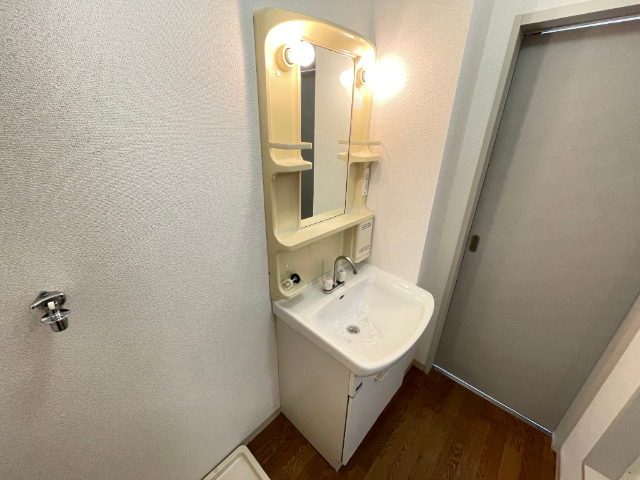 洗面設備　独立洗面台です