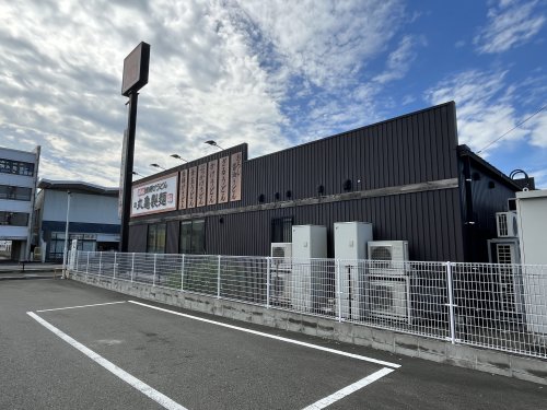 飲食店　丸亀製麺 八代店（飲食店）まで405m