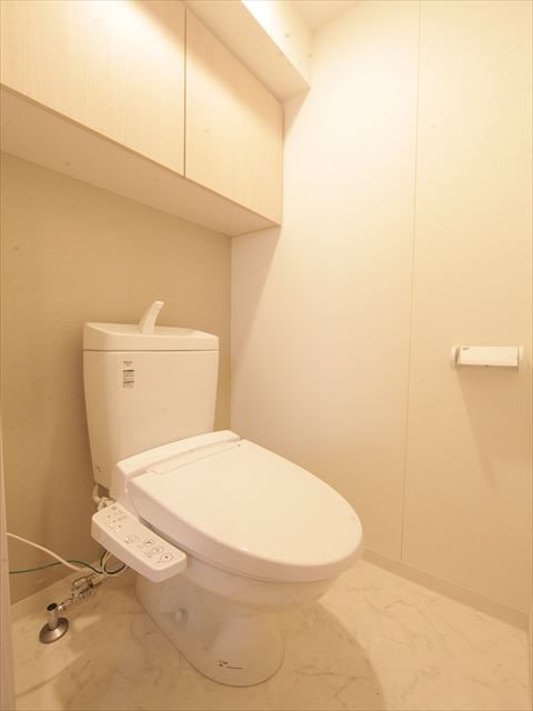 トイレ　温水洗浄便座付トイレ