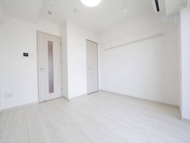 居室・リビング　洋室6.2帖　エアコン完備　バルコニーに面しています