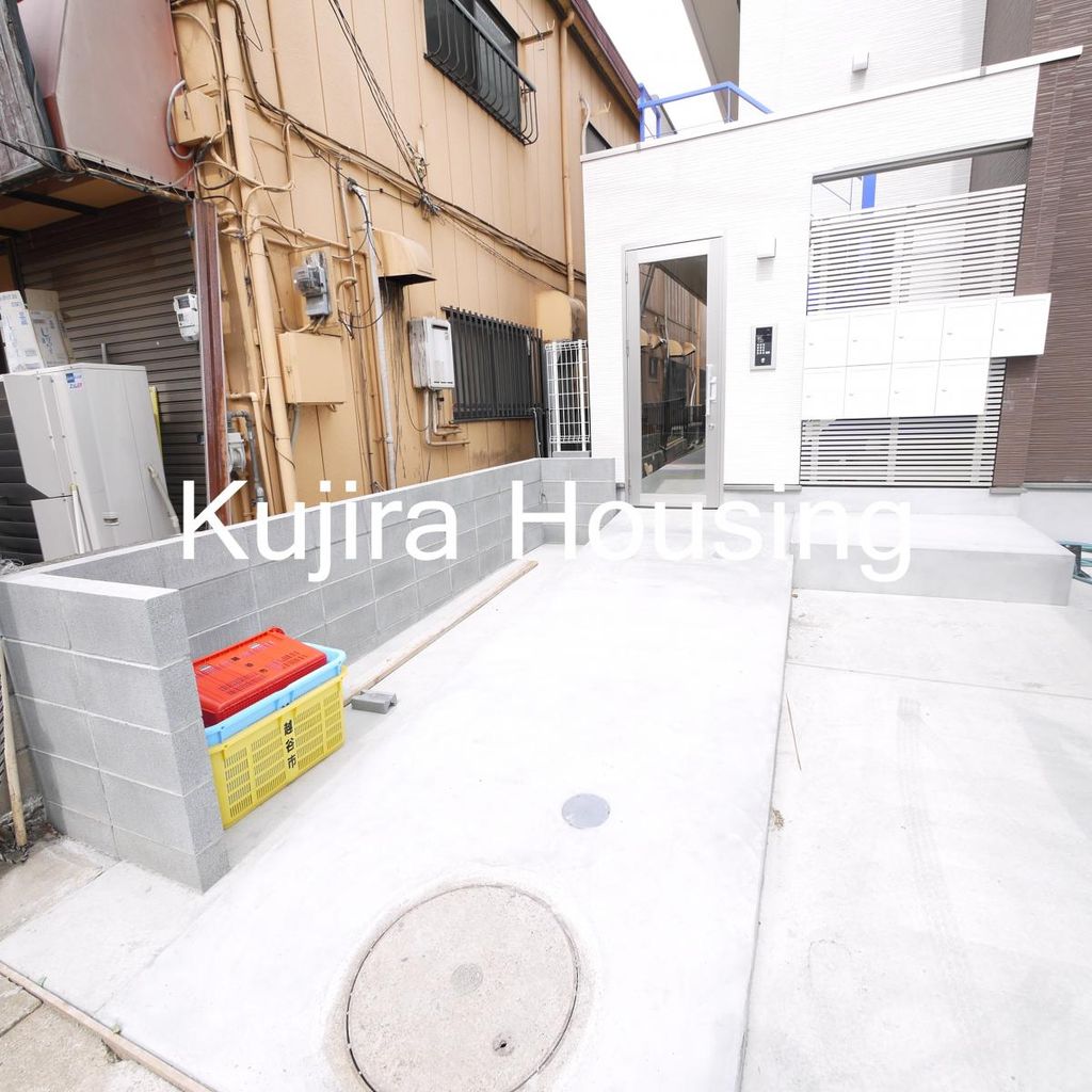 エントランス　オートロック完備の物件です♪