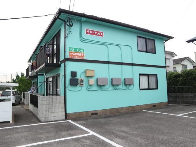 建物外観　広々とした敷地