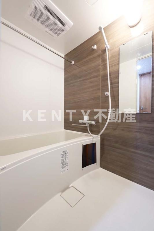 バス・シャワールーム　落ち着いた空間のお風呂です