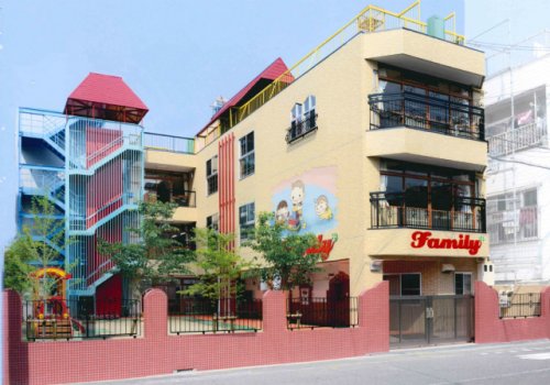 幼稚園・保育園　ファミリー保育園ジュニア（幼稚園・保育園）まで408m