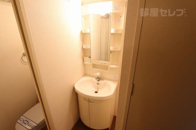 洗面設備　朝の準備はここで。
