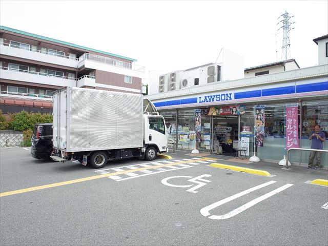 コンビニ　ローソン 神戸枝吉店（コンビニ）まで657m