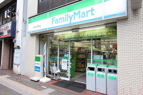 コンビニ　ファミリーマート東大正門前店（コンビニ）まで513m